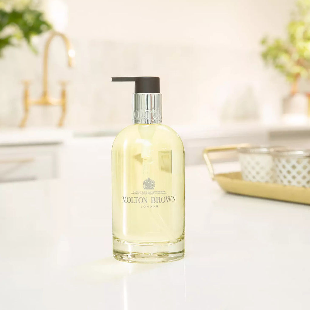 ORANGE & BERGAMOT FINE LIQUID HAND WASH GLASS BOTTLE transparent